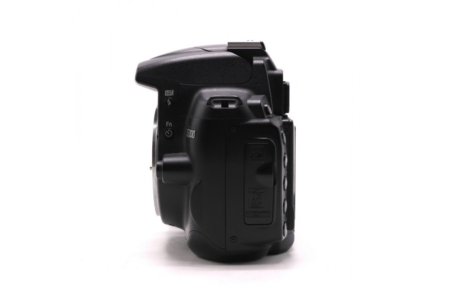 Nikon D5000 body (пробег 17705 кадров)