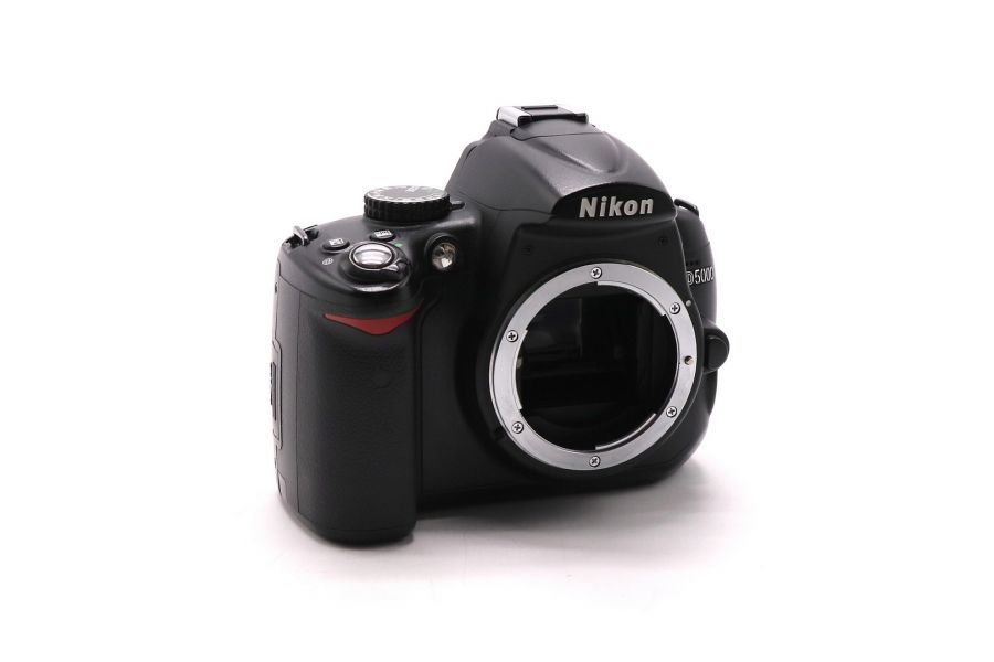 Nikon D5000 body (пробег 17705 кадров)