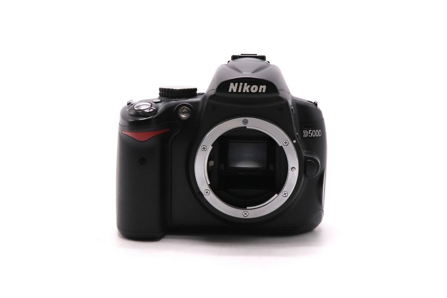Nikon D5000 body (пробег 17705 кадров)