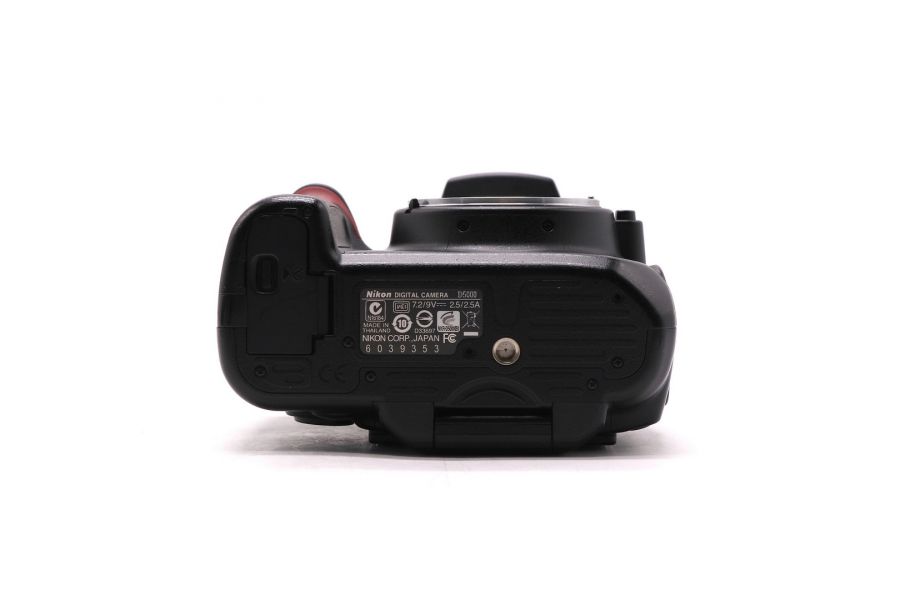 Nikon D5000 body (пробег 17705 кадров)
