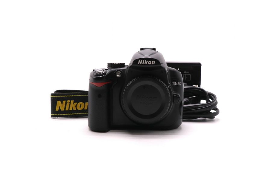 Nikon D5000 body (пробег 17705 кадров)