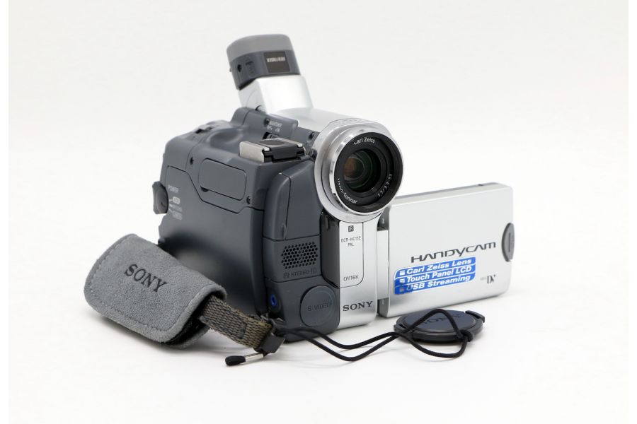 MiniDV формат видеокамера Sony DCR-HC15E