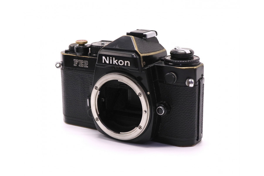 Зеркальная пленочная камера Nikon FE2 body