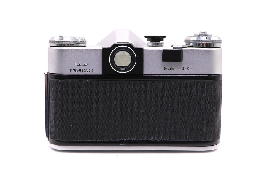 Советский плёночный фотоаппарат Зенит-Е kit