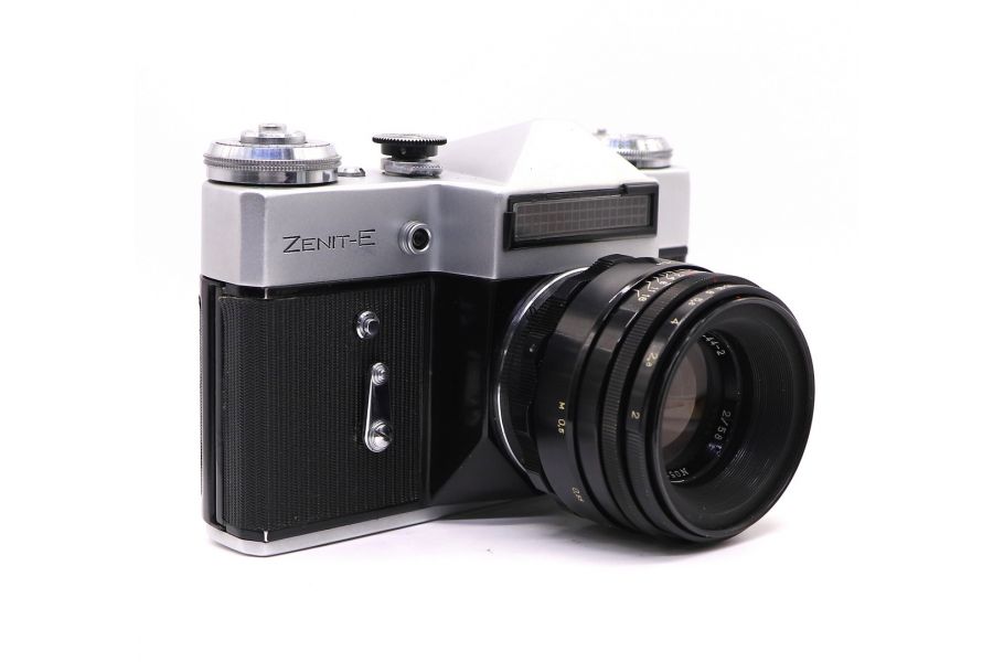 Советский плёночный фотоаппарат Зенит-Е kit