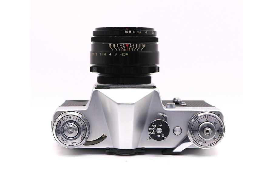 Советский плёночный фотоаппарат Зенит-Е kit