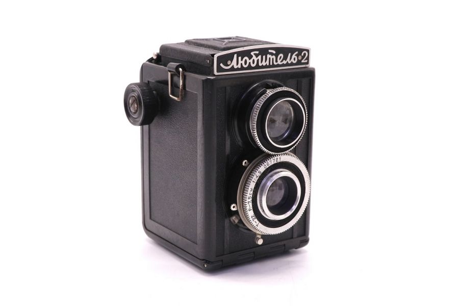 Среднеформатный советский фотоаппарат Любитель-2
