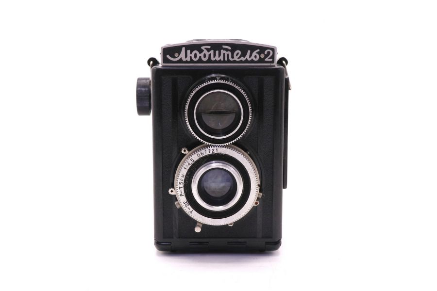 Среднеформатный советский фотоаппарат Любитель-2