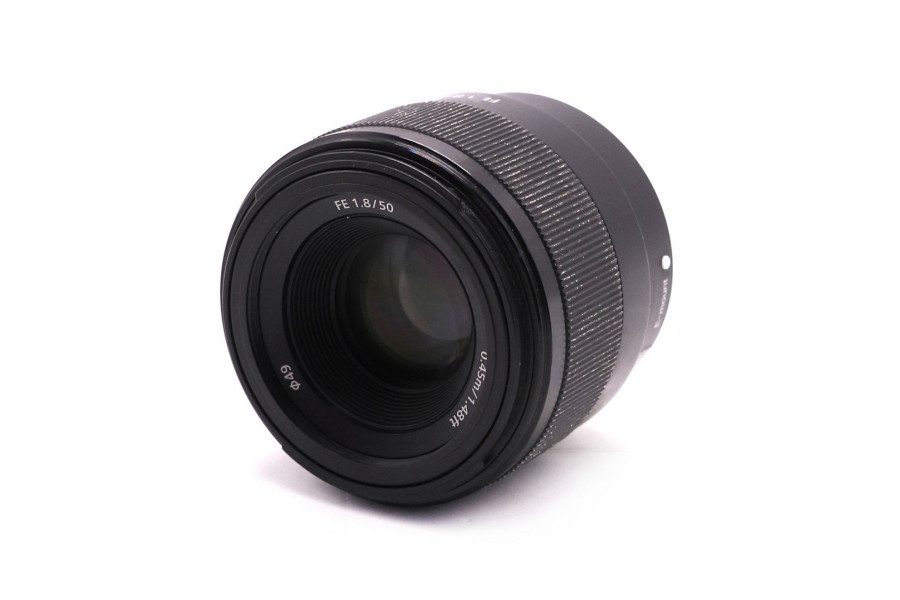 Объектив Sony FE 1.8/50 (SEL-50F18F) в упаковке