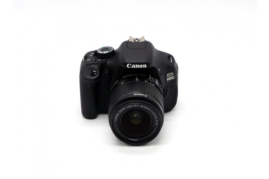 Камера Canon EOS 600D kit (пробег 8990 кадров)