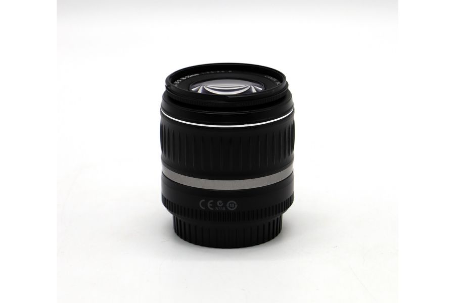 Стандартный объектив Canon EF-S 18-55mm 3.5-5.6 II