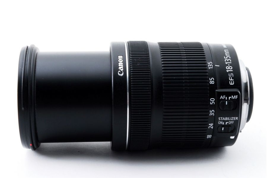 Зум-Объектив Canon EF-S 18-135mm 3.5-5.6 IS STM