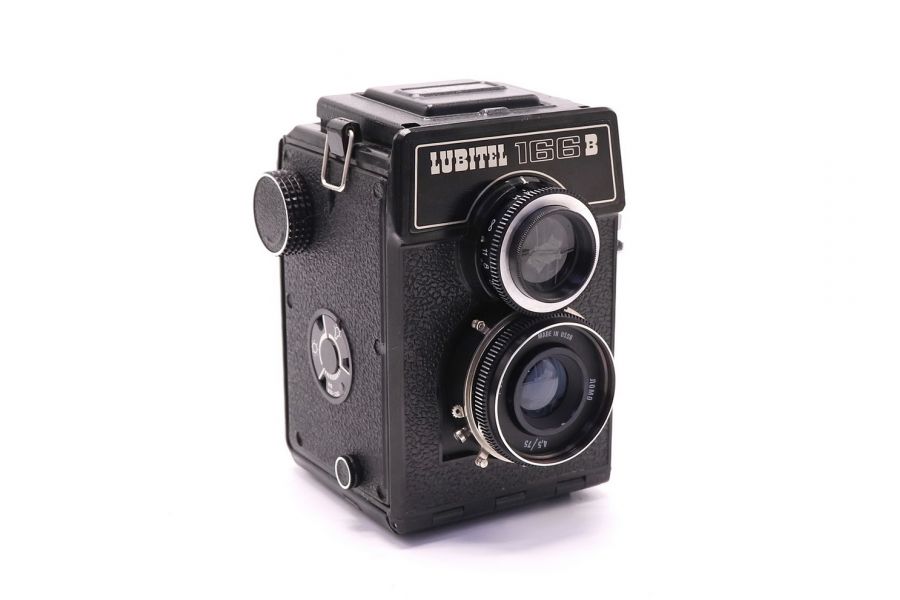 Советский фотоаппарат Любитель 166В в упаковке