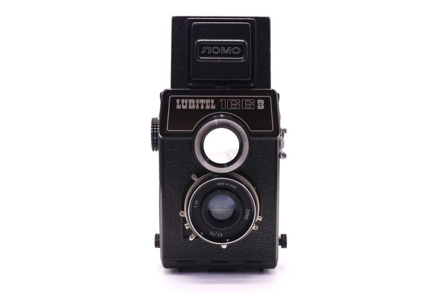 Советский фотоаппарат Любитель 166В в упаковке