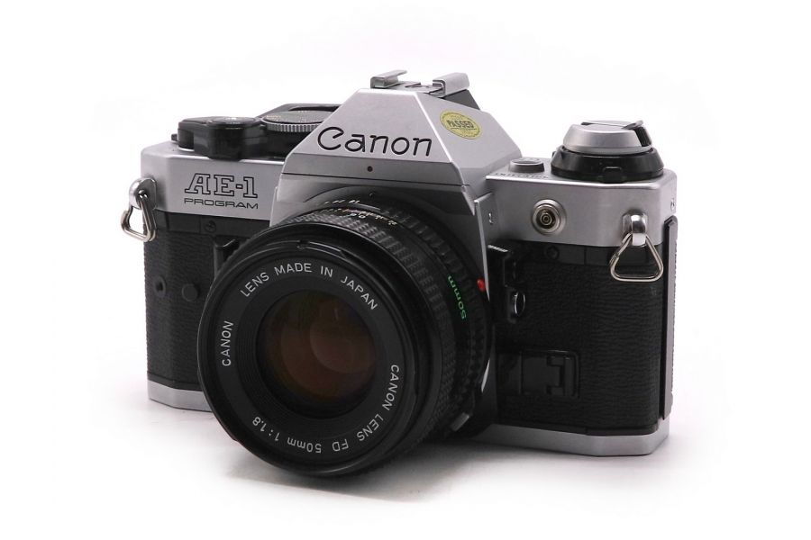 Зеркальный фотоаппарат Canon AE-1 Program kit