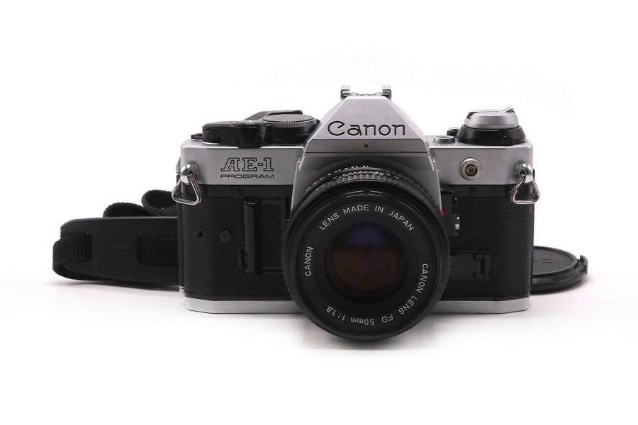 Зеркальный фотоаппарат Canon AE-1 Program kit