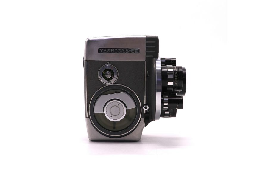 Трёхобъективная кинокамера Yashica 8-EIII