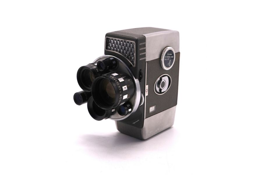 Трёхобъективная кинокамера Yashica 8-EIII