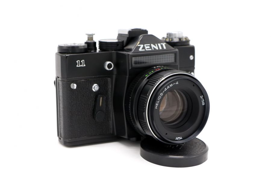 Зеркальный фотоаппарат Зенит 11 kit + Гелиос (СССР, 1987)