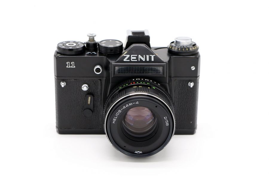 Зеркальный фотоаппарат Зенит 11 kit + Гелиос (СССР, 1987)