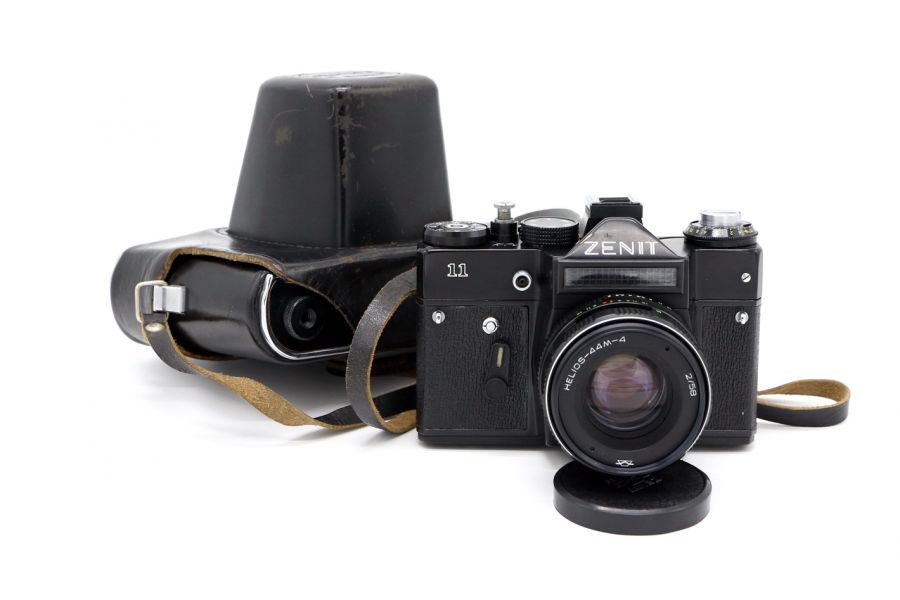 Зеркальный фотоаппарат Зенит 11 kit + Гелиос (СССР, 1987)