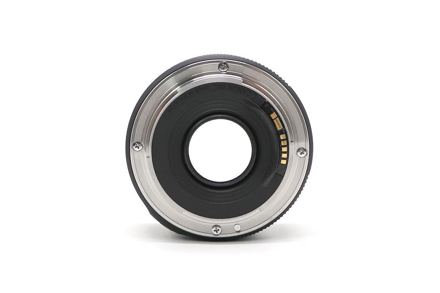 Объектив Canon EF 50mm f/1.8 STM в упаковке