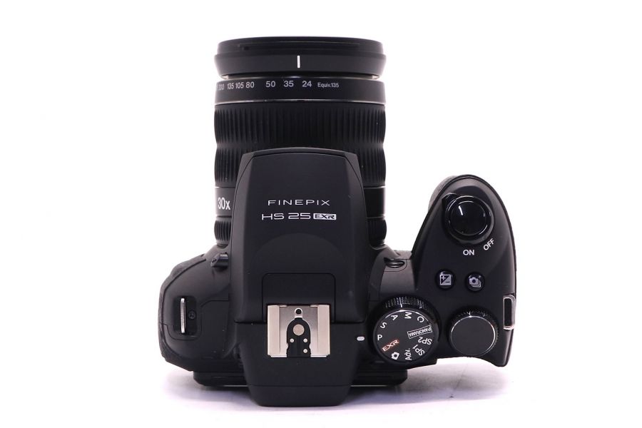 Компактный Fujifilm FinePix HS25EXR в упаковке