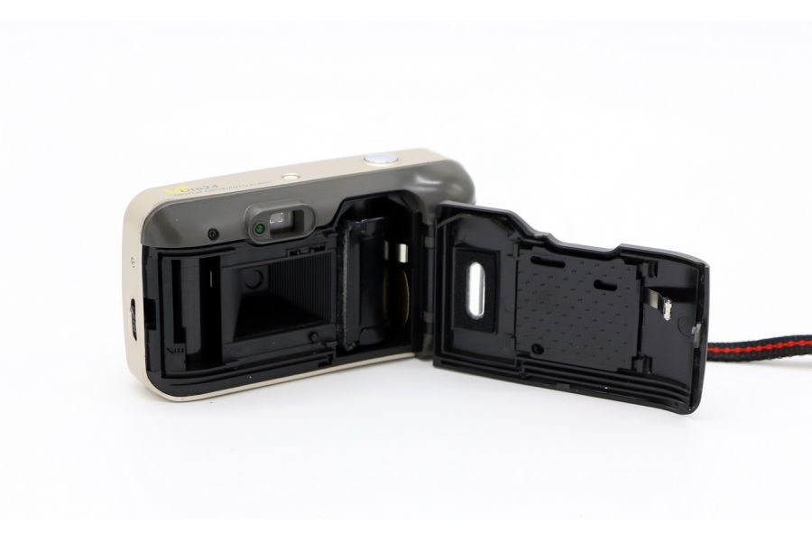 Плёночный компактный фотоаппарат Skina Lito 24