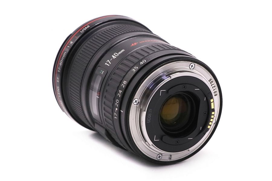 Объектив Canon EF 17-40mm f/4L USM в упаковке