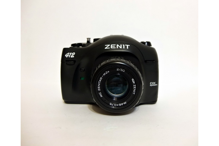 Зеркальный пленочный фотоаппарат Зенит 412 kit