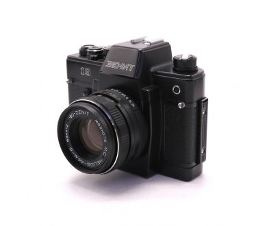 Фотокамера Зенит 19 + Гелиос-44М-6 (СССР, 1981)