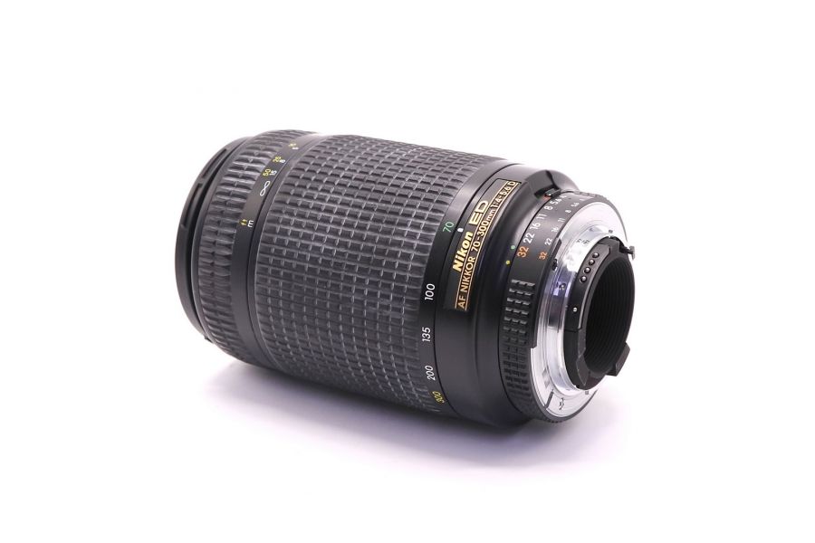 Объектив Nikon 70-300mm f/4-5.6D ED-IF AF Nikkor