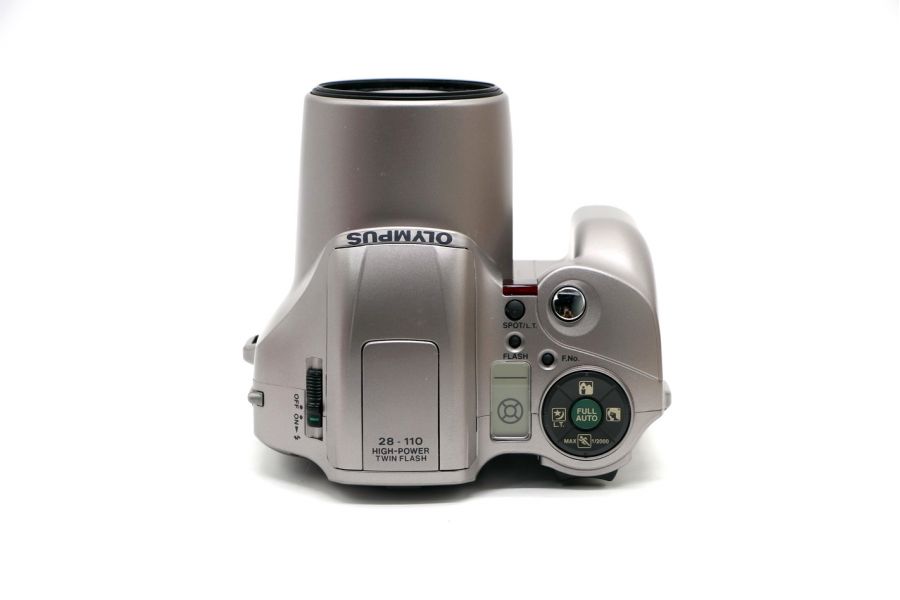 Зеркальный плёночный фотоаппарат Olympus IS-21