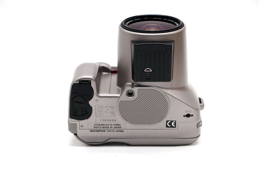 Зеркальный плёночный фотоаппарат Olympus IS-21