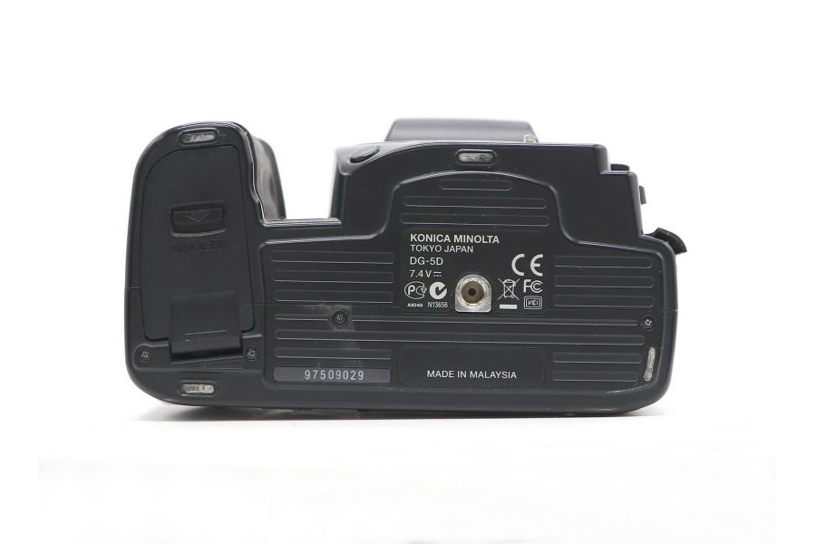 Фотокамера зеркальная Konica Minolta Dynax 5D body