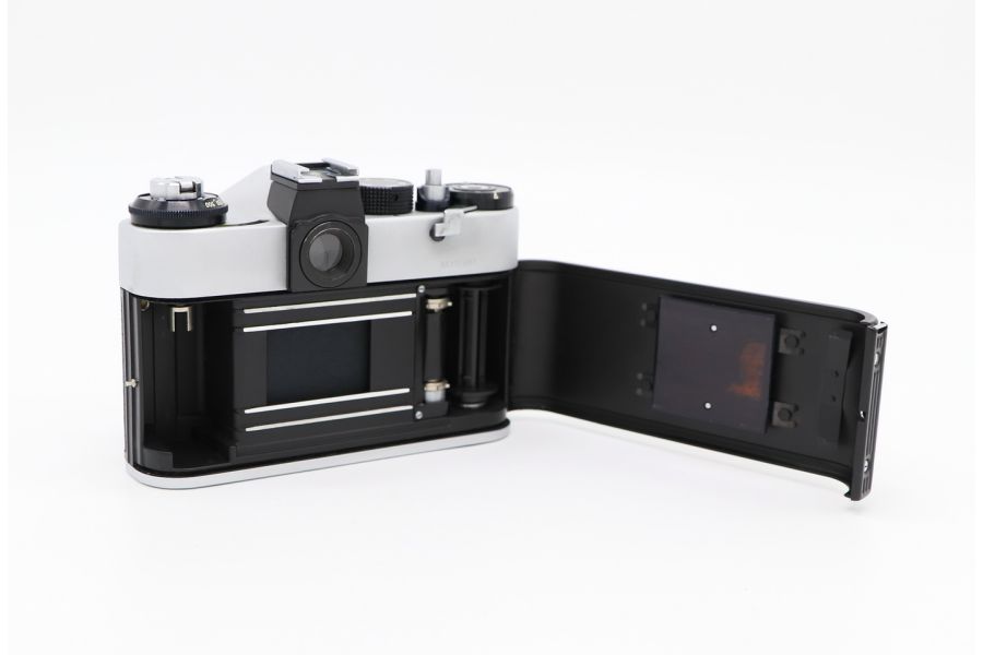 Фотоаппарат Зенит ЕТ + Индустар-50-2 (СССР, 1981г)