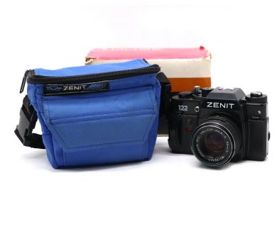 Малоформатный фотоаппарат Зенит 122 в упаковке