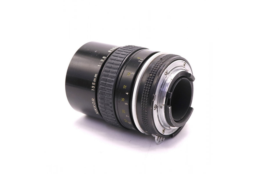 Мануальный объектив Nikon 135mm f/2.8 Nikkor