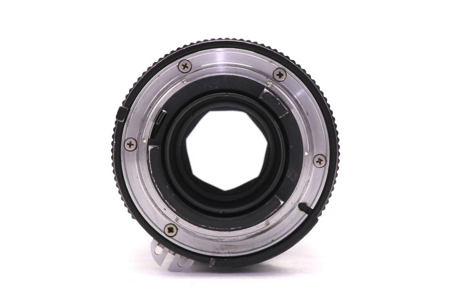 Мануальный объектив Nikon 135mm f/2.8 Nikkor