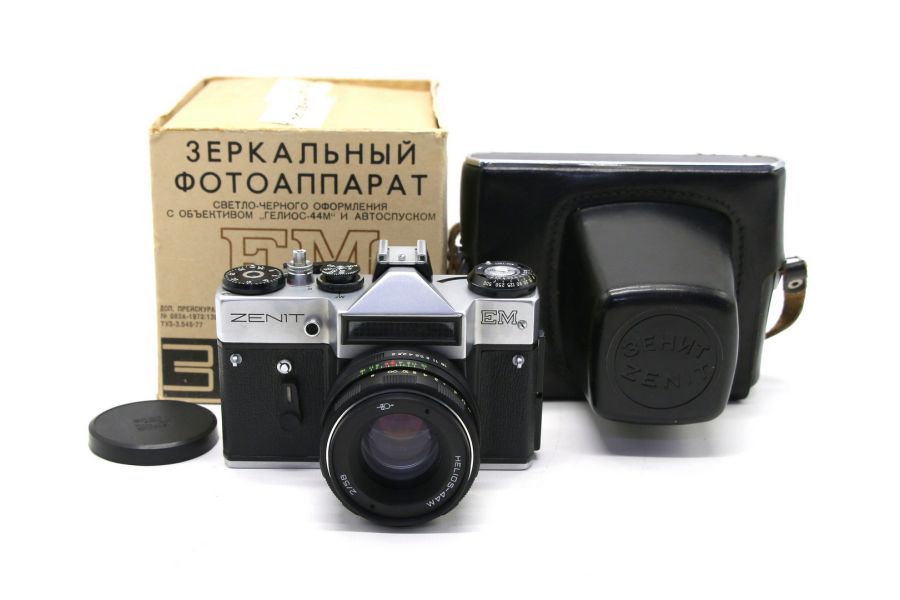 Зенит ЕМ kit silver в упаковке (СССР, 1982)