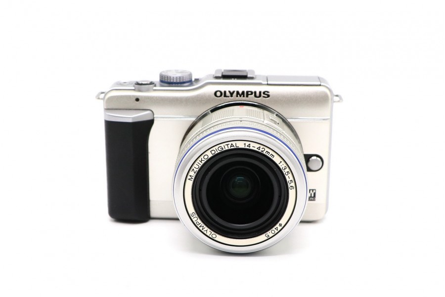 Фотокамера Olympus pen E-PL1 kit (пробег 2675 кадров)
