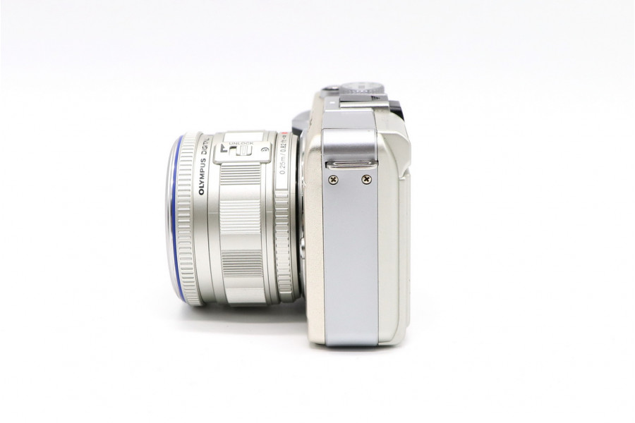 Фотокамера Olympus pen E-PL1 kit (пробег 2675 кадров)