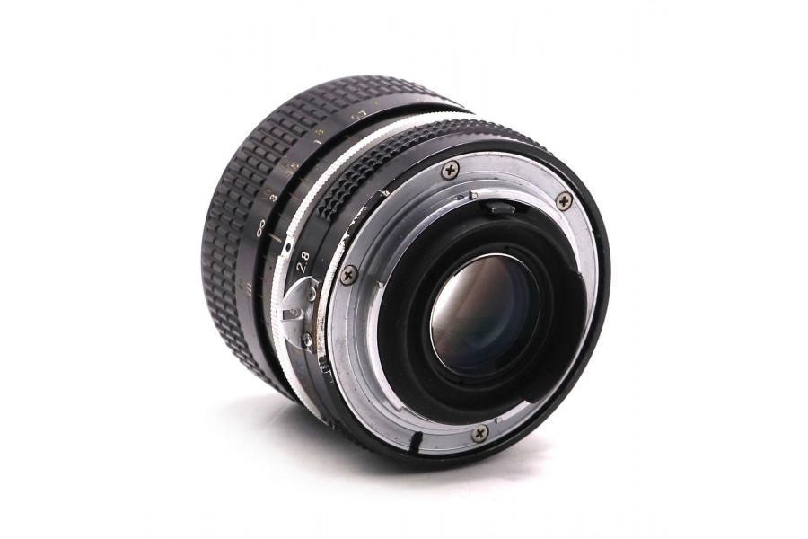 Мануальный объектив Nikon 24mm f/2.8 Nikkor