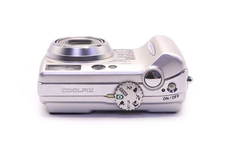 Компактная цифровая камера Nikon Coolpix E5900