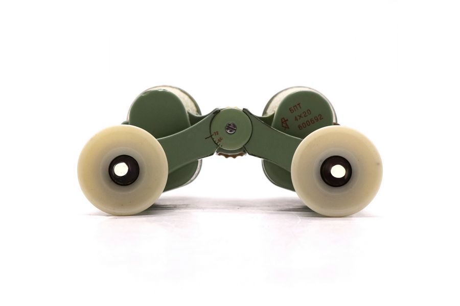 Советский компактный бинокль БПТ 4х20 (СССР, 1959)