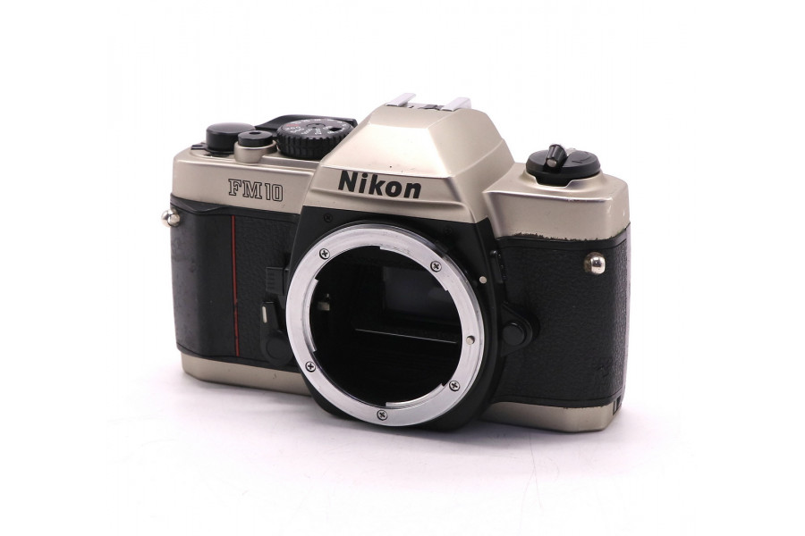 Пленочный фотоаппарат Nikon FM10 body