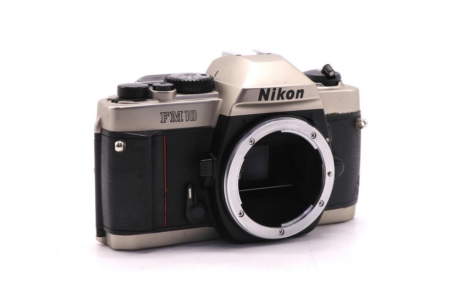 Пленочный фотоаппарат Nikon FM10 body