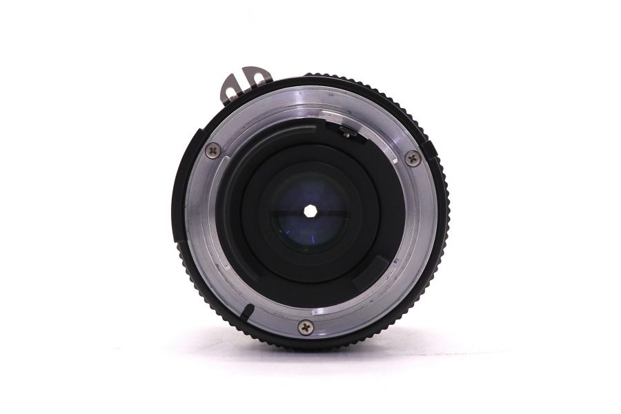 Объектив широкоугольный Nikon 28mm f/3.5 Nikkor 