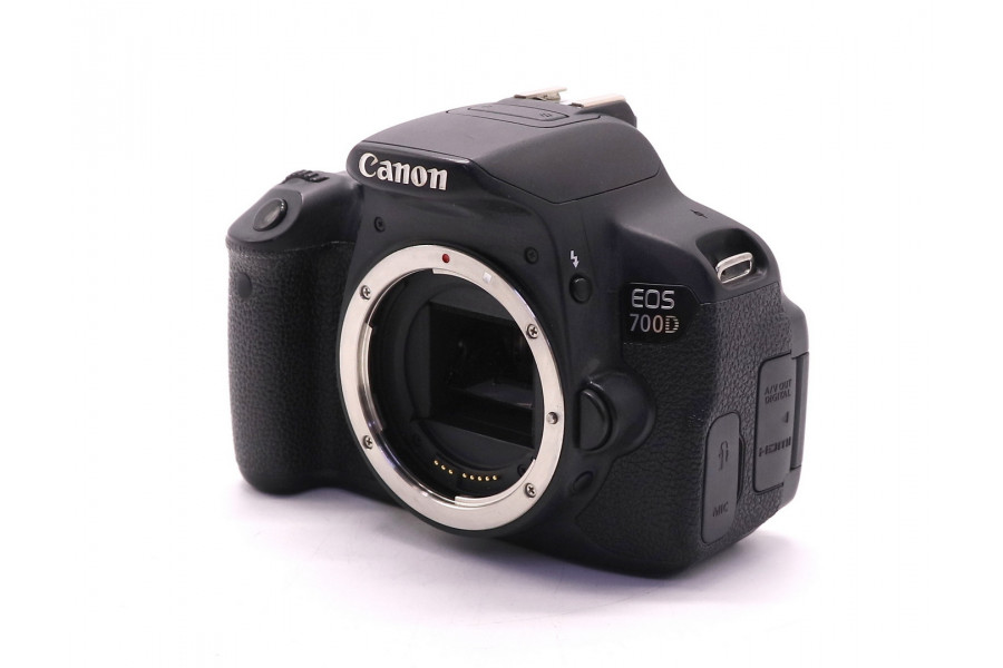 Canon EOS 700D body (пробег 39330 кадров)