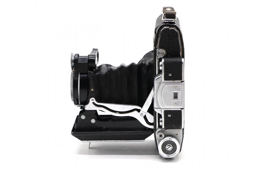Складной советский фотоаппарат Москва 2 (КМЗ)